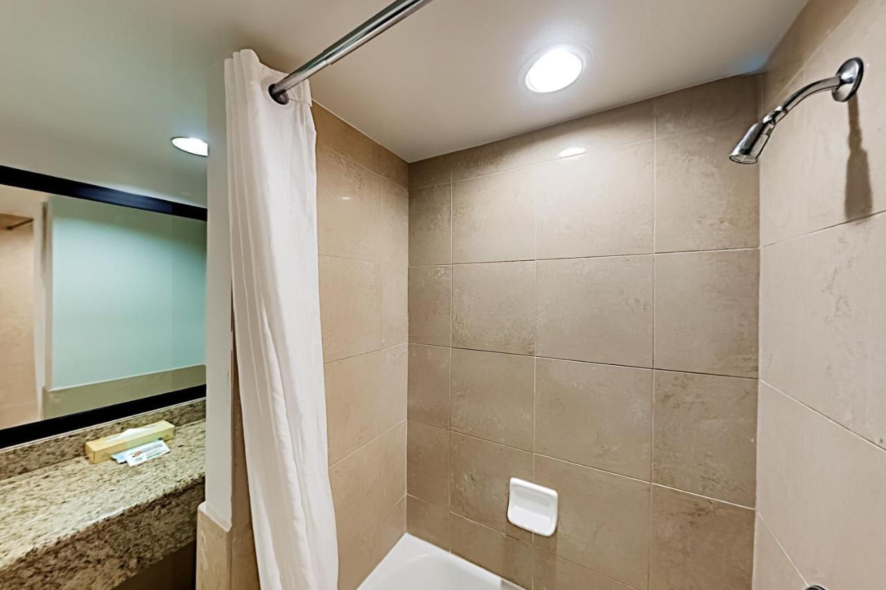 Apartamento Aqua Palms Waikiki Ocean View Lanai Parking Included Honolulu Exterior foto